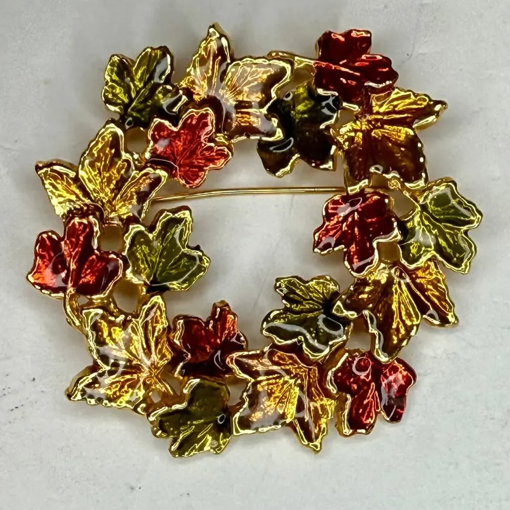 Vintage Enamel Autumn Fall LEAVES Leaf Wreath Gold Tone 3D 2